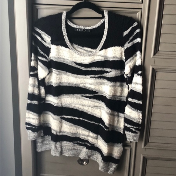Xoxo asymmetrical sweater size large - Picture 1 of 2